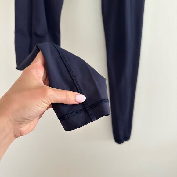 Lululemon Speed Tight V in Deep Indigo Blue 6 - Picture 7 of 12